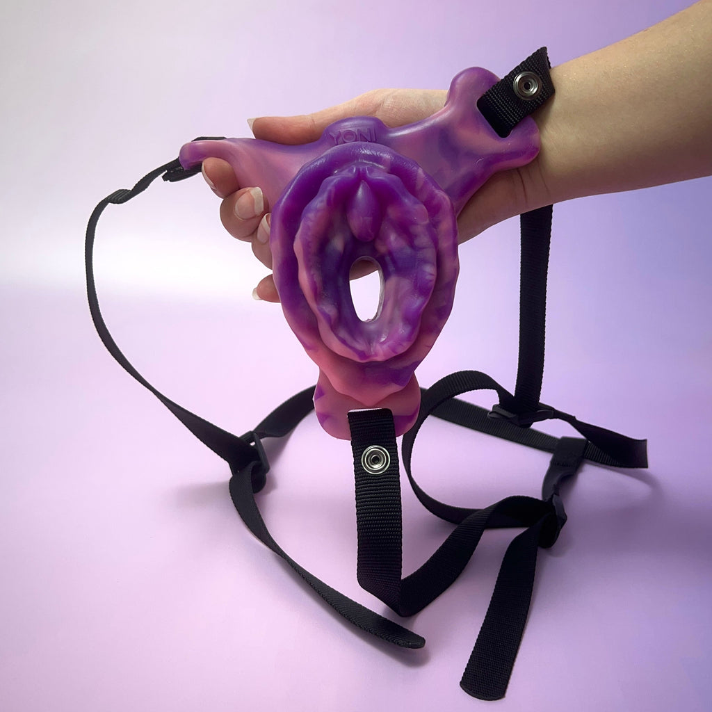 The Ryda - Vulva Silicone Grinder and Pleasure Wand Holder